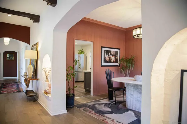 2925 Graceland Way, Glendale, California 91206