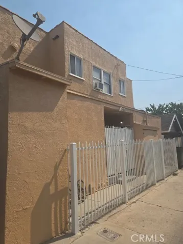 1222 E 10th Street, Long Beach, California 90813