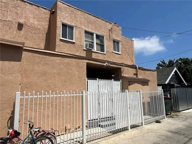1222 E 10th Street, Long Beach, California 90813