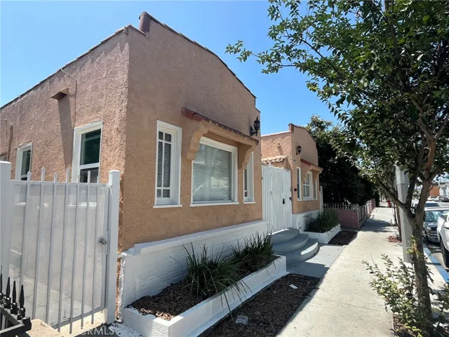 1222 E 10th Street, Long Beach, California 90813