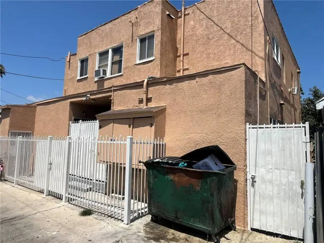 1222 E 10th Street, Long Beach, California 90813