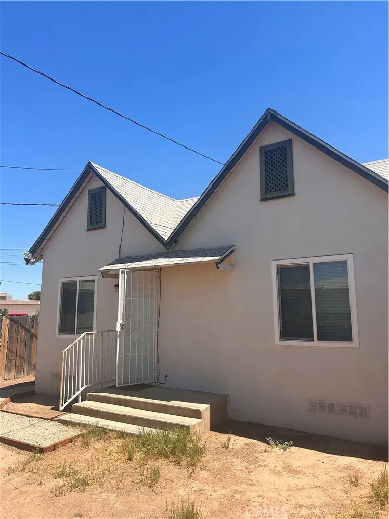 476 N Broadway B, Blythe, California 92225, 1 Bedroom Bedrooms, ,1 BathroomBathrooms,Residential Lease,For Rent,Broadway,PW25198146
