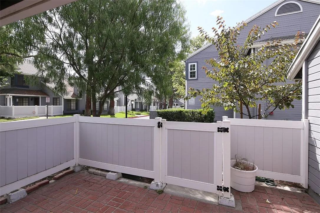 302 Monroe Court, Azusa, California 91702 home-pic-5