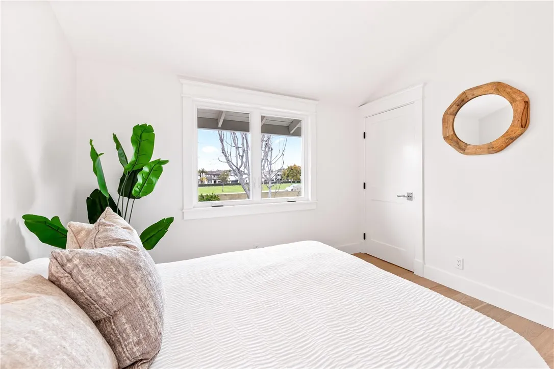 6781 Lawn Haven Drive, Huntington Beach, California 92648 home-pic-43