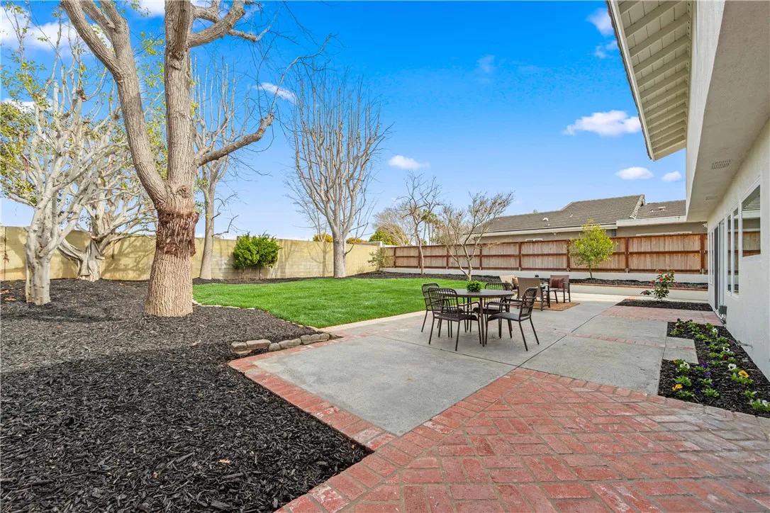 6781 Lawn Haven Drive, Huntington Beach, California 92648 home-pic-6