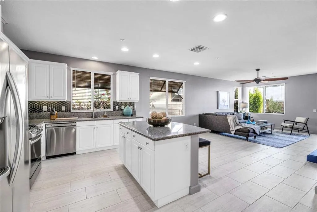 2090 Savanna Way, Palm Springs, California 92262 home-pic-12