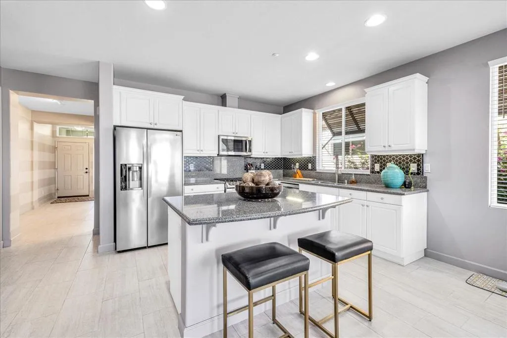 2090 Savanna Way, Palm Springs, California 92262 home-pic-11