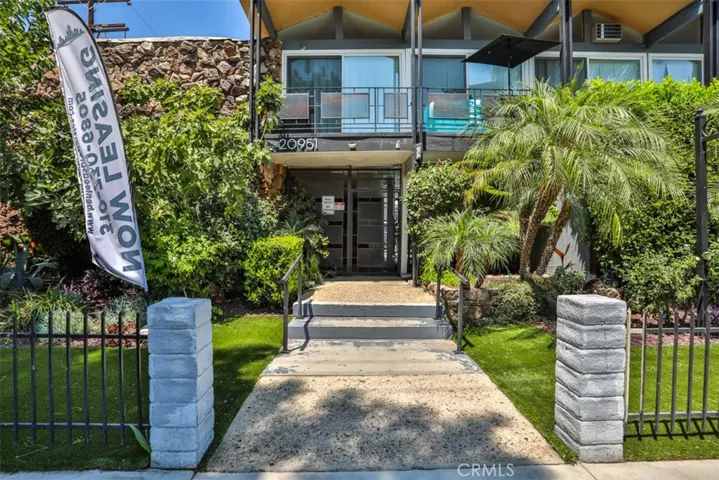 20951 Roscoe Boulevard, Canoga Park, California 91304