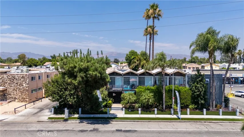 20951 Roscoe Boulevard, Canoga Park, California 91304