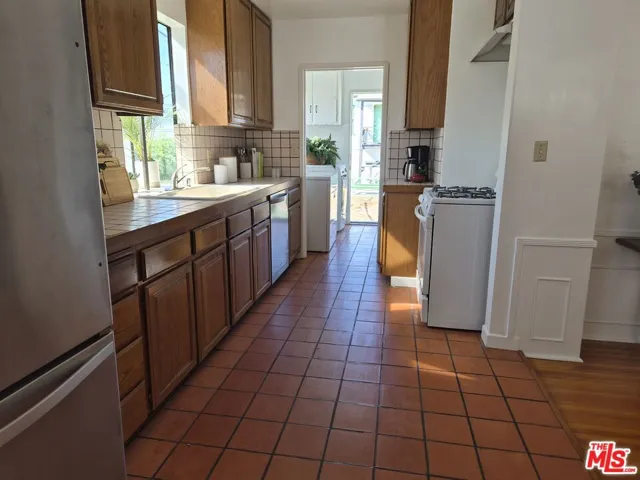 728 11th Street, Santa Monica, California 90402