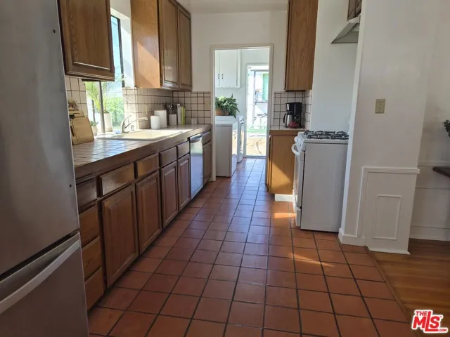 728 11th Street, Santa Monica, California 90402