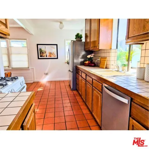 728 11th Street, Santa Monica, California 90402