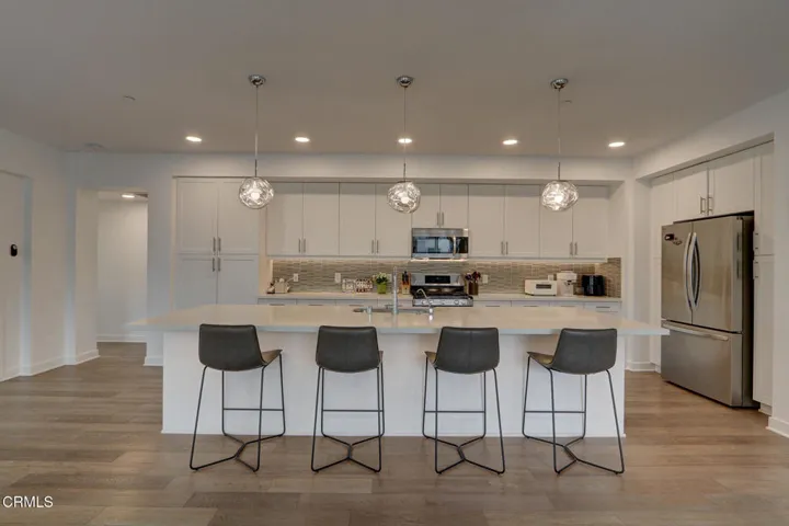 IMG_0126_27_28_29_30Interior01-2