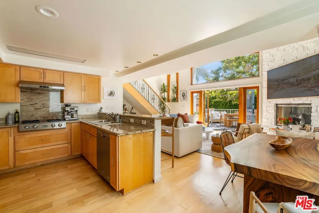 439 Carroll Canal, Venice, California 90291 home-pic-5