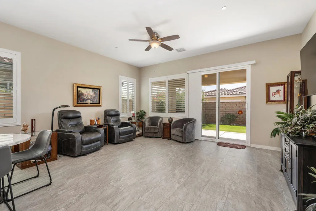 85571 Adria Drive, Indio, California 92203 home-pic-10