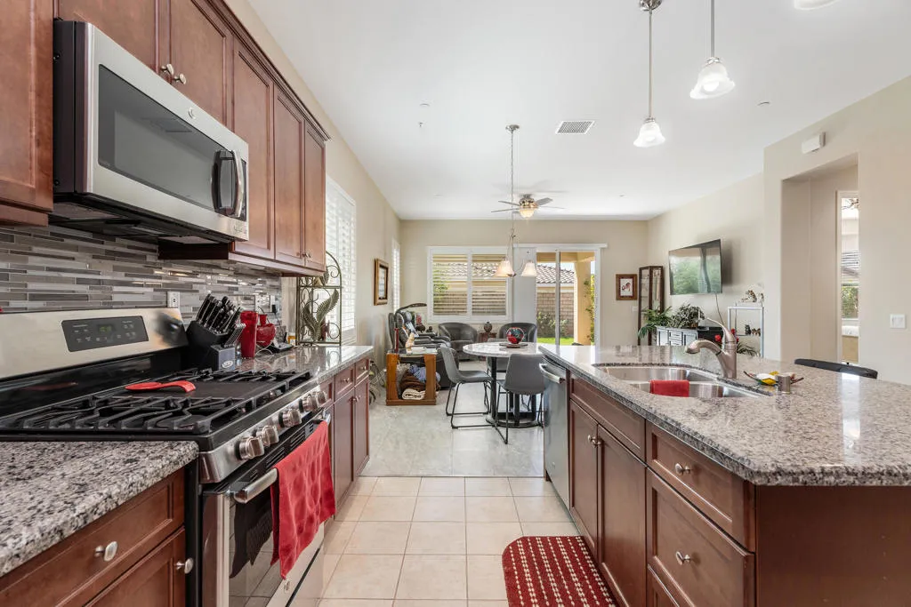 85571 Adria Drive, Indio, California 92203 home-pic-6