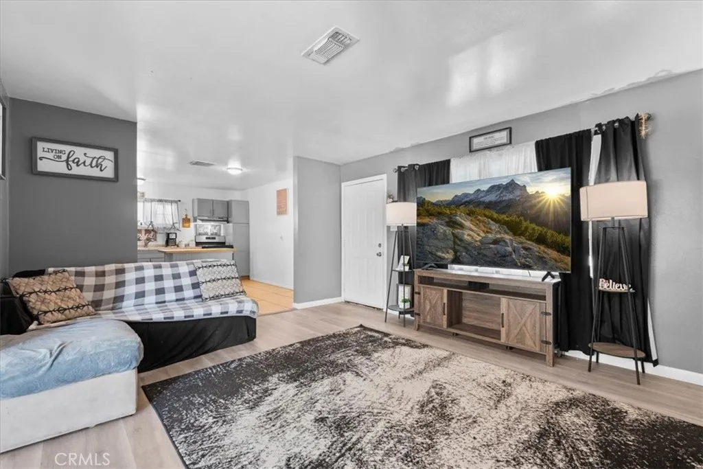 1417 W Marshall Boulevard, San Bernardino, California 92405 home-pic-7