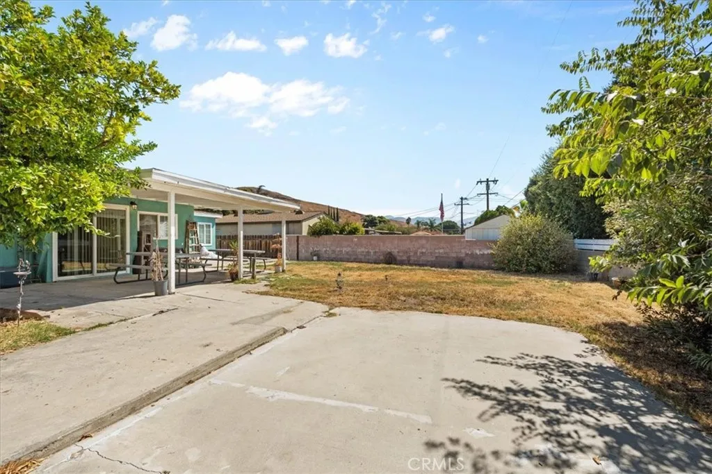 1417 W Marshall Boulevard, San Bernardino, California 92405 home-pic-23