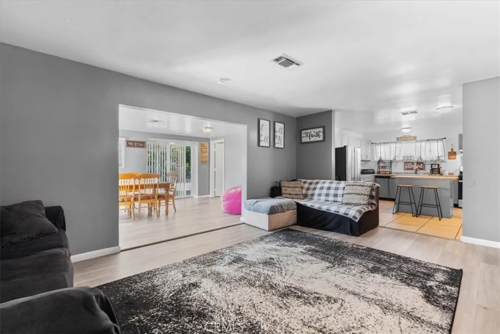 1417 W Marshall Boulevard, San Bernardino, California 92405 home-pic-8