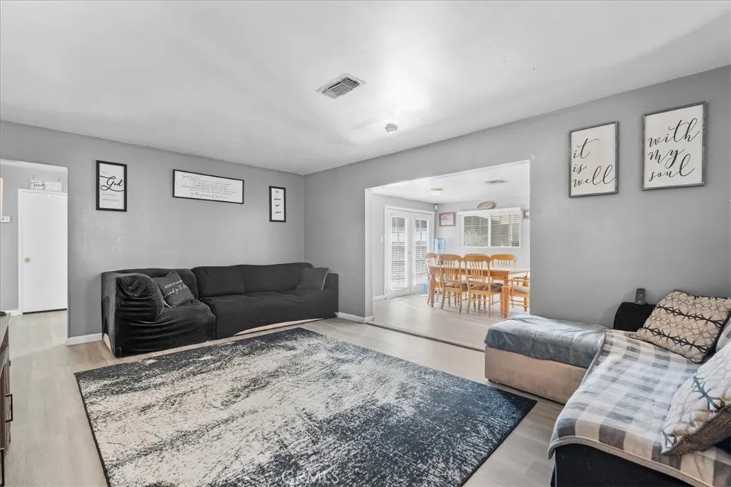 1417 W Marshall Boulevard, San Bernardino, California 92405 home-pic-9