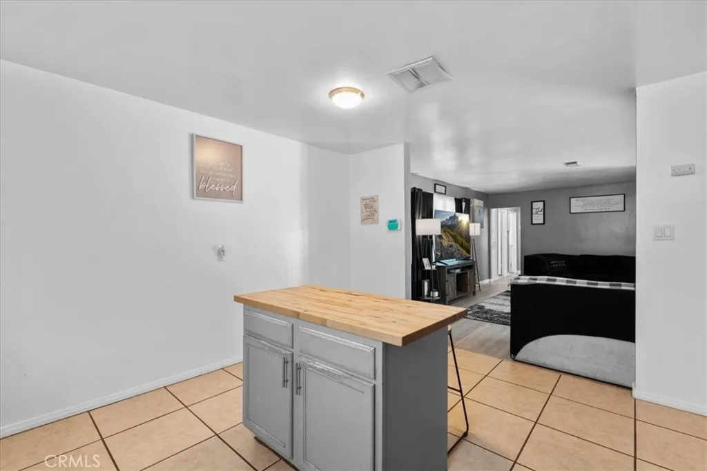 1417 W Marshall Boulevard, San Bernardino, California 92405 home-pic-15