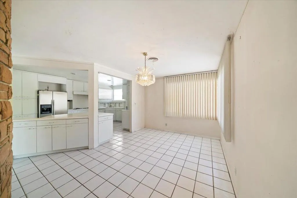 291 W Lilliana Drive, Palm Springs, California 92264 home-pic-13