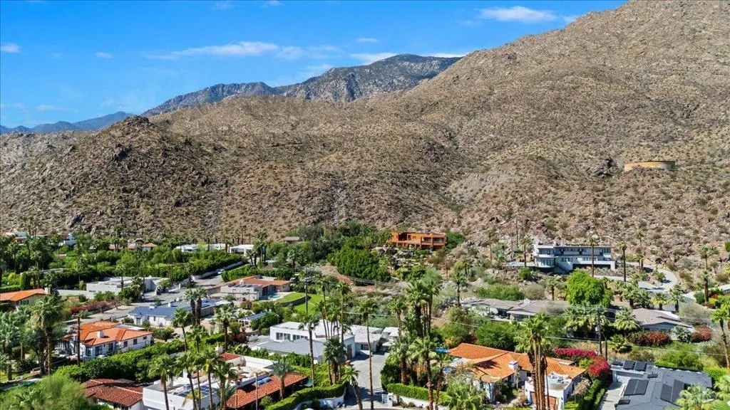 291 W Lilliana Drive, Palm Springs, California 92264 home-pic-5