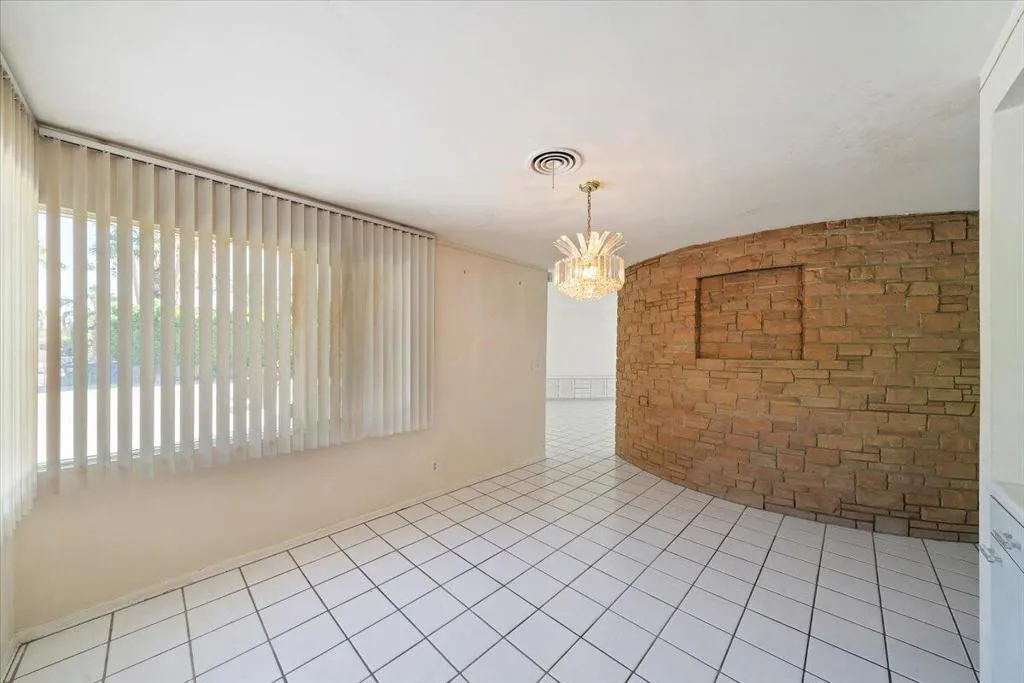 291 W Lilliana Drive, Palm Springs, California 92264 home-pic-14