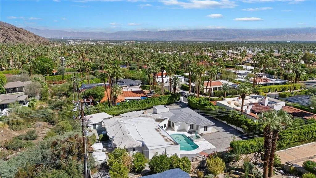 291 W Lilliana Drive, Palm Springs, California 92264 home-pic-33