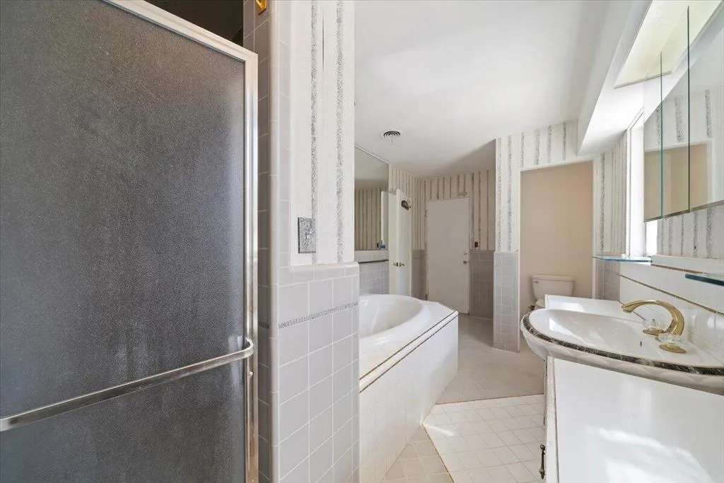 291 W Lilliana Drive, Palm Springs, California 92264 home-pic-27