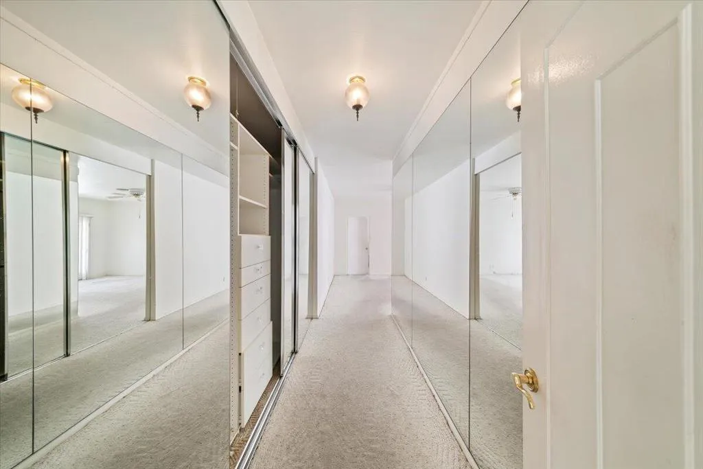 291 W Lilliana Drive, Palm Springs, California 92264 home-pic-25