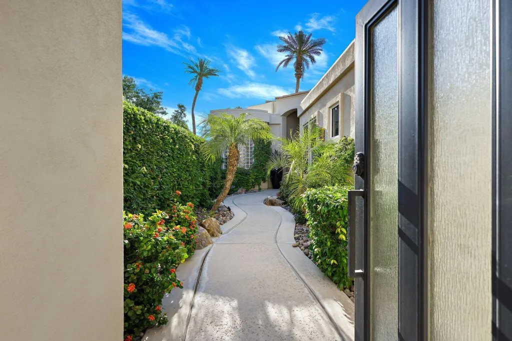 75140 Inverness Drive, Indian Wells, California 92210 home-pic-2