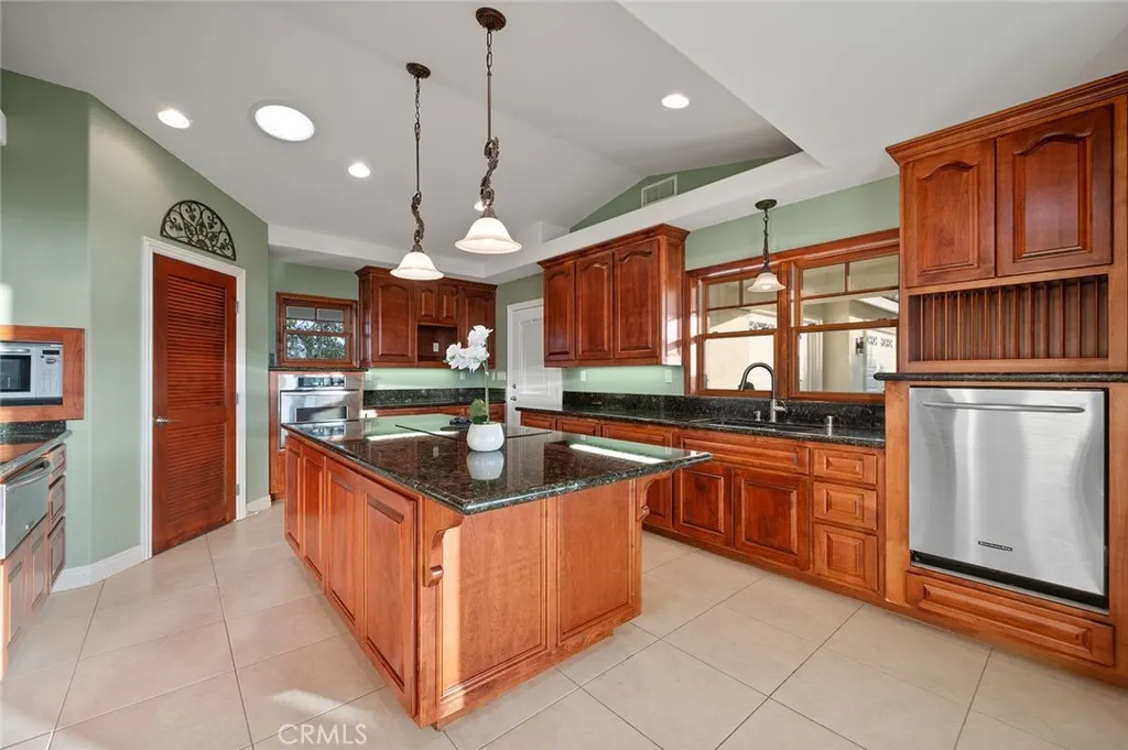 45200 Camaron Road, Temecula, California 92590 home-pic-6