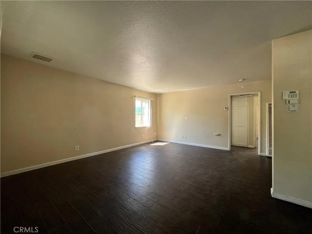 38609 32nd Street E, Palmdale, California 93550 home-pic-4