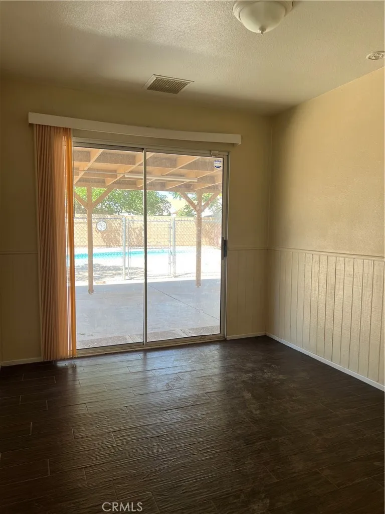 38609 32nd Street E, Palmdale, California 93550 home-pic-14