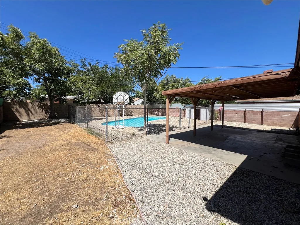 38609 32nd Street E, Palmdale, California 93550 home-pic-25
