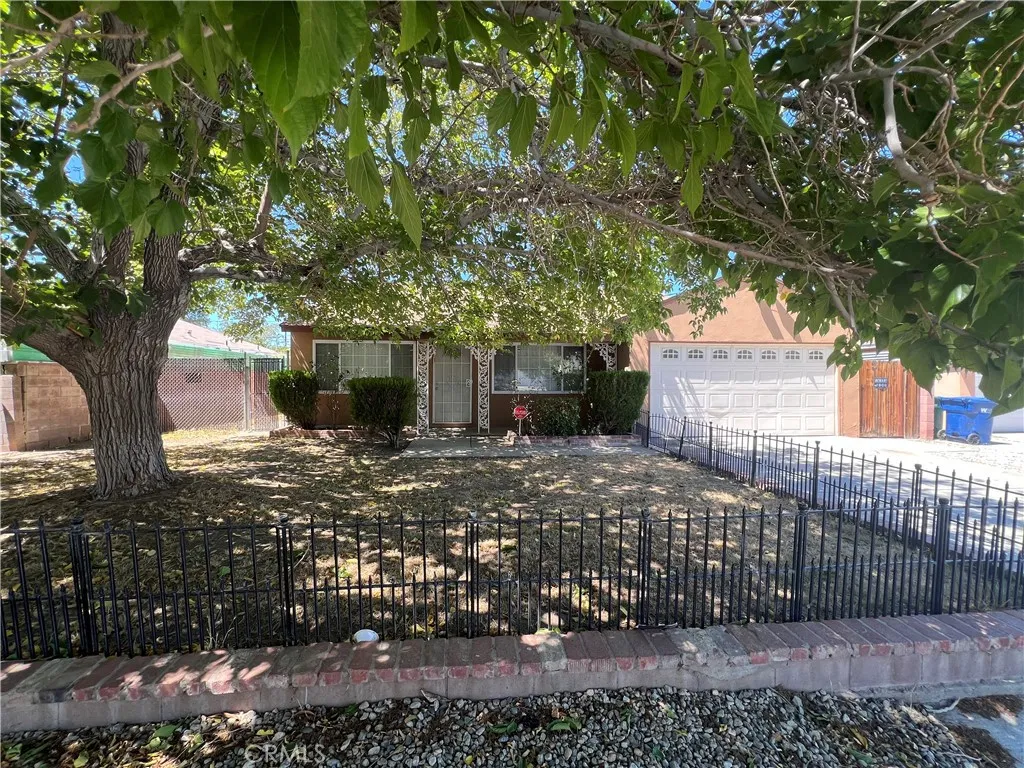 38609 32nd Street E, Palmdale, California 93550 home-pic-2