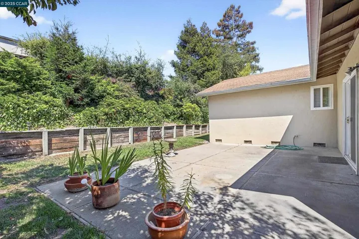 1200 Bay View Farm Rd, Pinole, California 94564