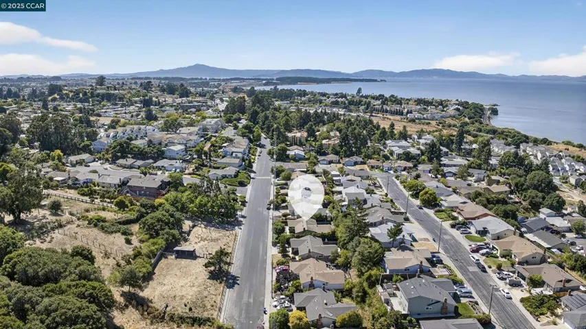 1200 Bay View Farm Rd, Pinole, California 94564