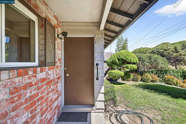 1200 Bay View Farm Rd, Pinole, California 94564