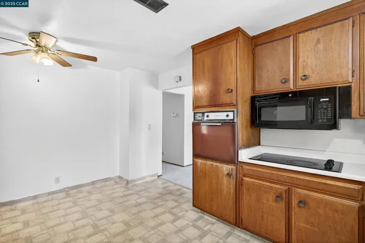 1200 Bay View Farm Rd, Pinole, California 94564