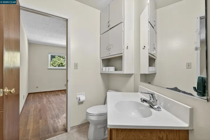 1200 Bay View Farm Rd, Pinole, California 94564
