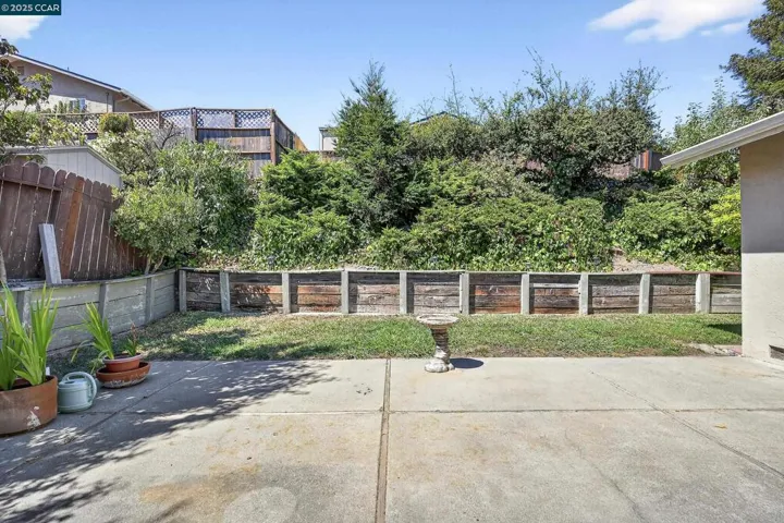 1200 Bay View Farm Rd, Pinole, California 94564