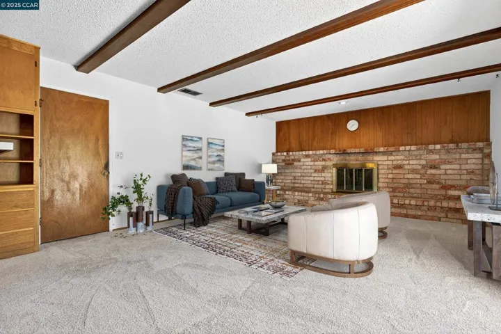 1200 Bay View Farm Rd, Pinole, California 94564