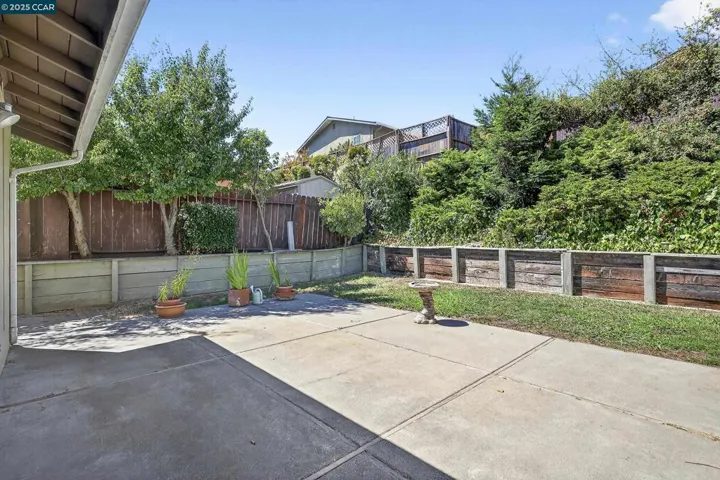1200 Bay View Farm Rd, Pinole, California 94564