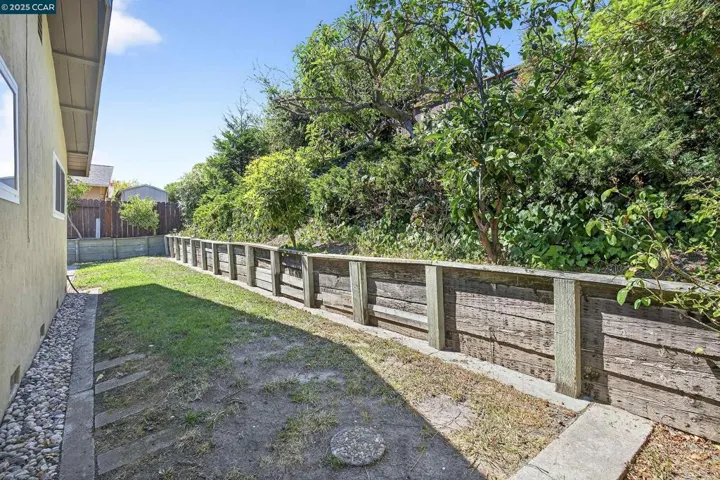 1200 Bay View Farm Rd, Pinole, California 94564