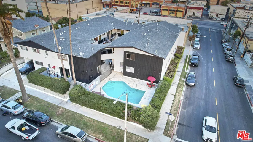 204 N Manhattan Place, Los Angeles, California 90004