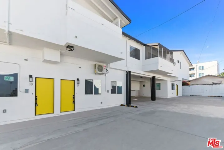 204 N Manhattan Place, Los Angeles, California 90004