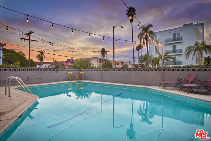 204 N Manhattan Place, Los Angeles, California 90004
