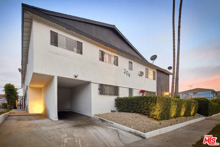 204 N Manhattan Place, Los Angeles, California 90004